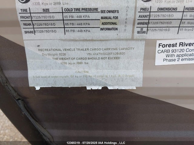 12365319 :رقم المزاد ، 4X4TWDG26FA254500 vin ، 2015 Forest River Trailer Wildwood Travel مزاد بيع