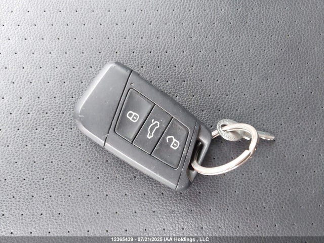 3VWE57BU7KM017858 Volkswagen 1.8 tsi