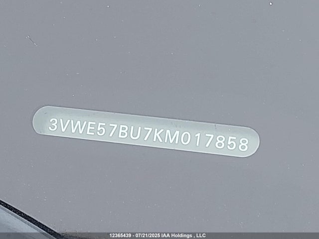 3VWE57BU7KM017858 Volkswagen 1.8 tsi