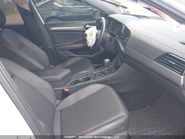 3VWE57BU5MM064065 Volkswagen tsi