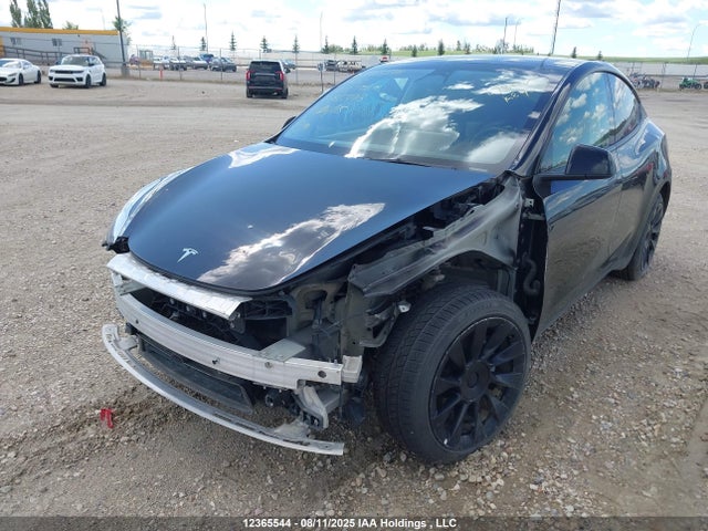 Tesla Model Y 2022 7SAYGDEE2NF485473 Image 2