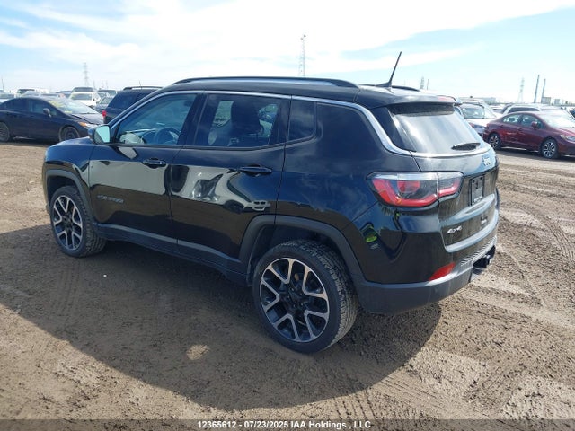 3C4NJDCB8JT493177 Jeep 2018