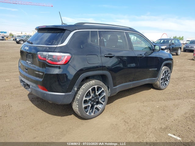 3C4NJDCB8JT493177 Jeep 2018