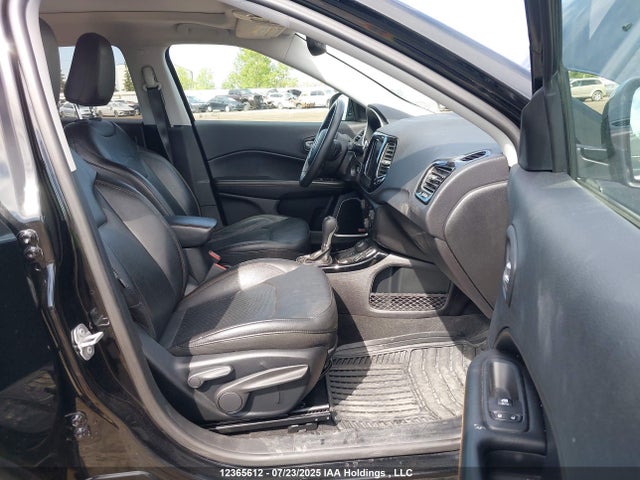 3C4NJDCB8JT493177 Jeep 2018