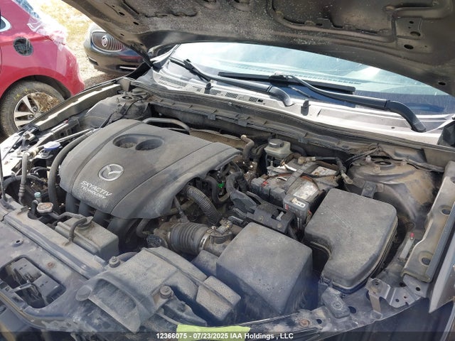 3MZBM1V76FM177728 Mazda pe