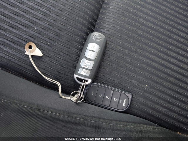 3MZBM1V76FM177728 Mazda pe