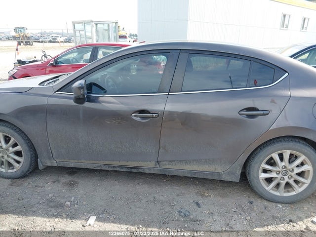 3MZBM1V76FM177728 Mazda pe
