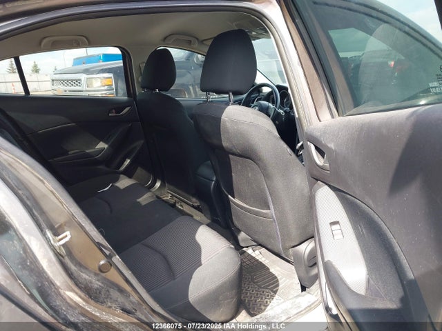 3MZBM1V76FM177728 Mazda pe