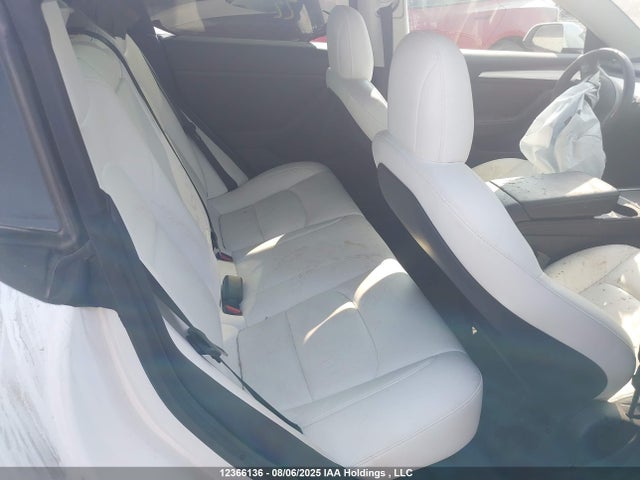 5YJ3E1EAXNF346071 Tesla 2022