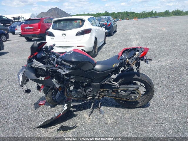 Kawasaki Ninja 300 2017 JKAEX8A12HDA33445 Image 14