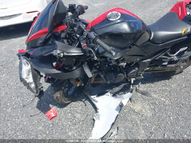 Kawasaki Ninja 300 2017 JKAEX8A12HDA33445 Image 15