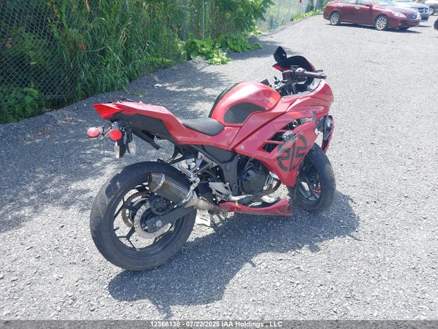 Kawasaki Ninja 300 2017 JKAEX8A12HDA33445 Image 4