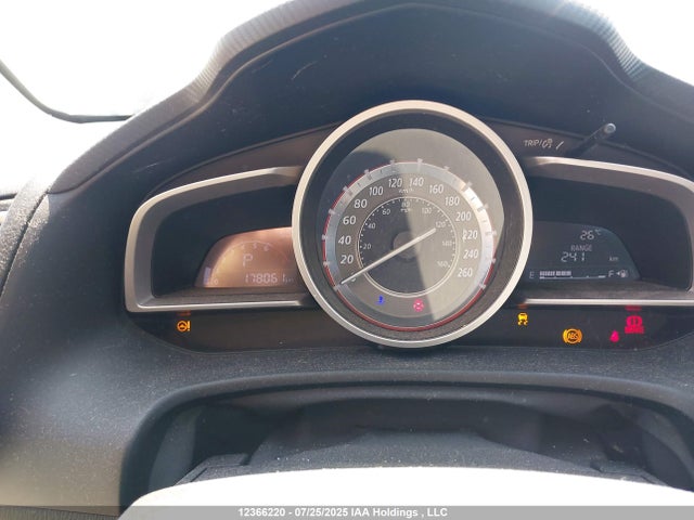 JM1BM1V72E1118576 Mazda pe