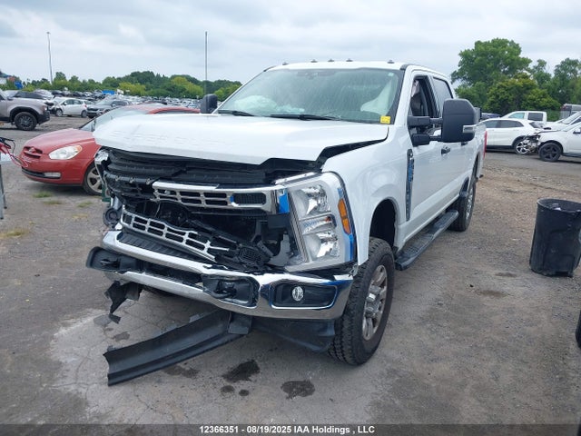 Ford 2024 2024 1FT8W3BA7REF41099 Image 2