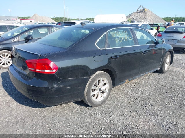 1VWBS7A34EC075842 Volkswagen Passat