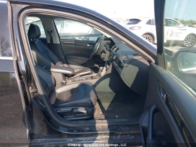 1VWBS7A34EC075842 Volkswagen Passat
