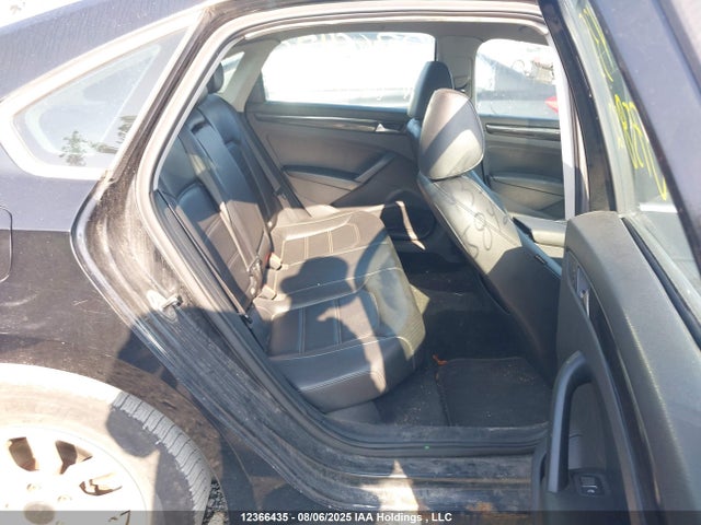 1VWBS7A34EC075842 Volkswagen Passat