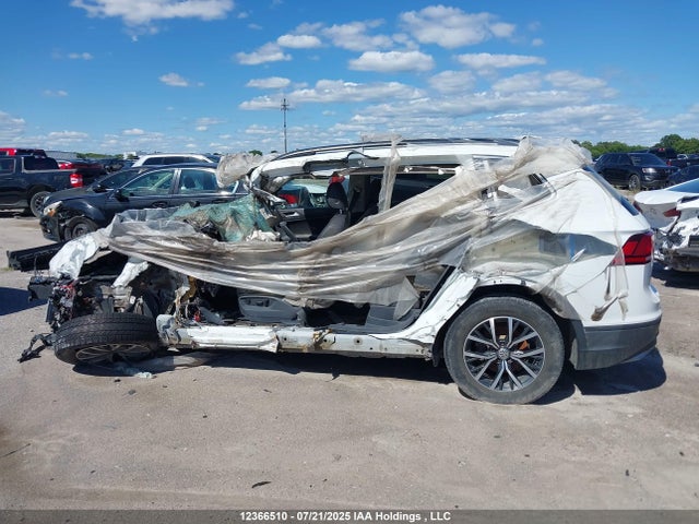 Volkswagen Tiguan 2018 3VV2B7AX7JM008572 Image 13