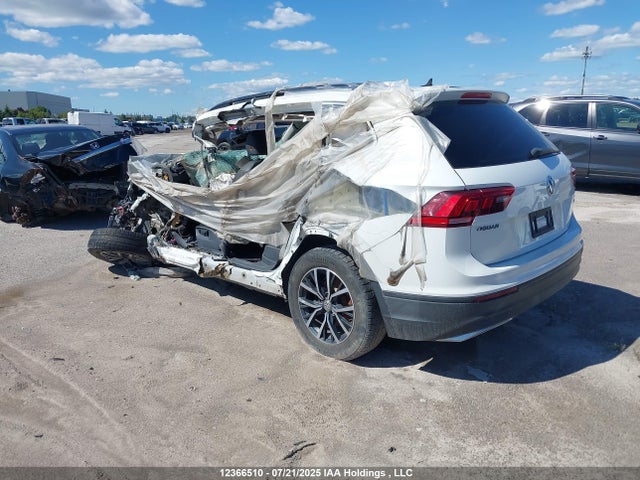 Volkswagen Tiguan 2018 3VV2B7AX7JM008572 Image 3