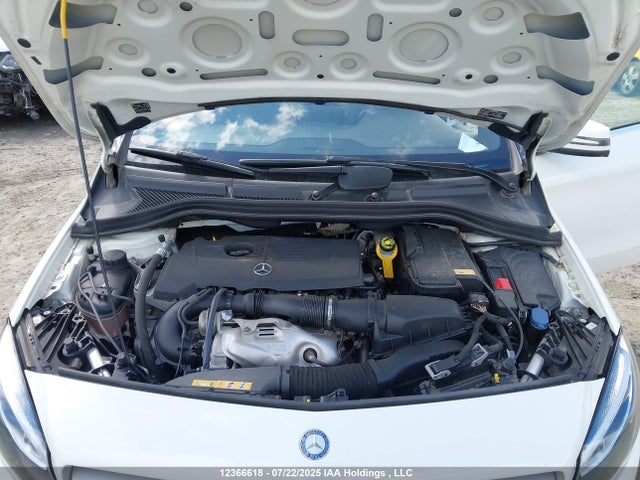 WDDMH4GB3FJ330054 Mercedes-Benz B-Class