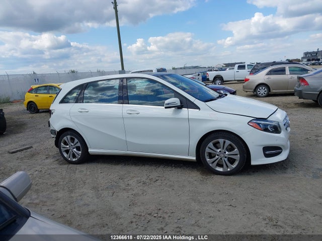 WDDMH4GB3FJ330054 Mercedes-Benz B-Class