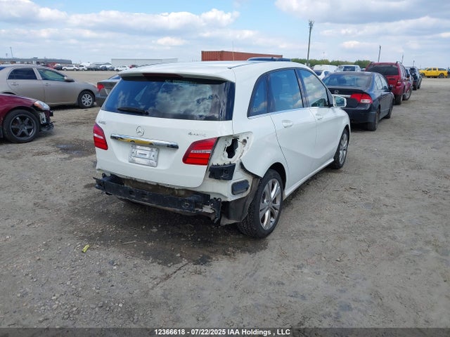 WDDMH4GB3FJ330054 Mercedes-Benz B-Class