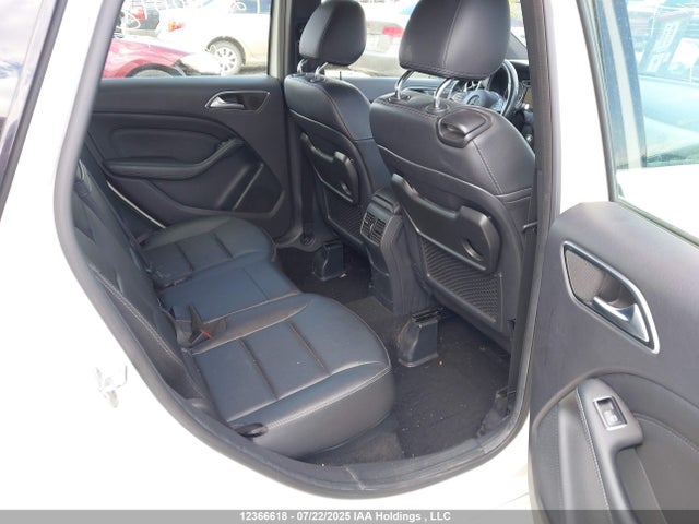 WDDMH4GB3FJ330054 Mercedes-Benz B-Class