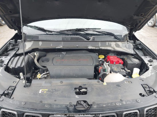 3C4NJDBB0MT528137 Jeep 2021