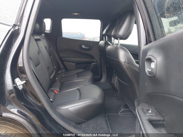 3C4NJDBB0MT528137 Jeep 2021