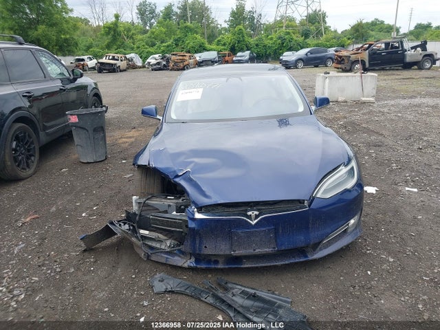 Tesla 2018 2018 5YJSA1E24JF272687 Image 11