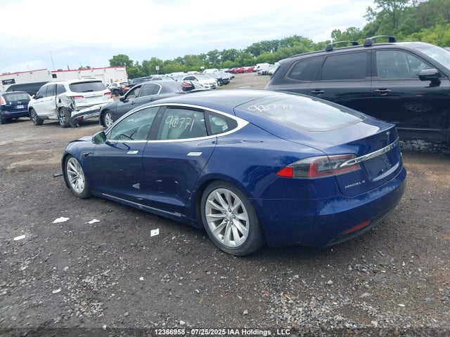 5YJSA1E24JF272687 Tesla 2018