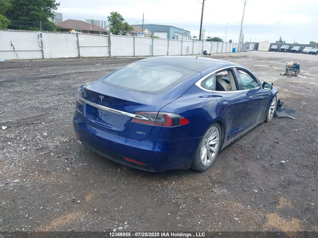 5YJSA1E24JF272687 Tesla 2018