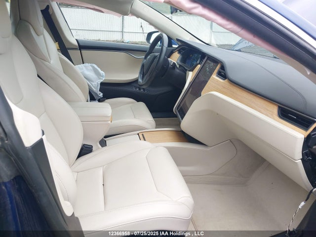 5YJSA1E24JF272687 Tesla 2018