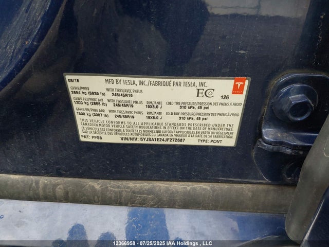 5YJSA1E24JF272687 Tesla 2018