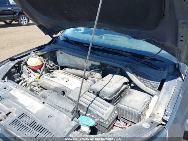 WVGJV7AXXFW593524 Volkswagen 2015