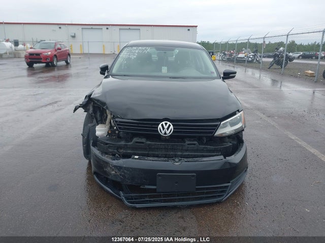 3VW2K7AJ3EM418475 Volkswagen Jetta 2.0l Trendline+