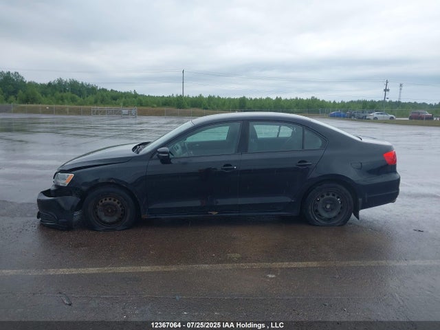 3VW2K7AJ3EM418475 Volkswagen Jetta 2.0l Trendline+