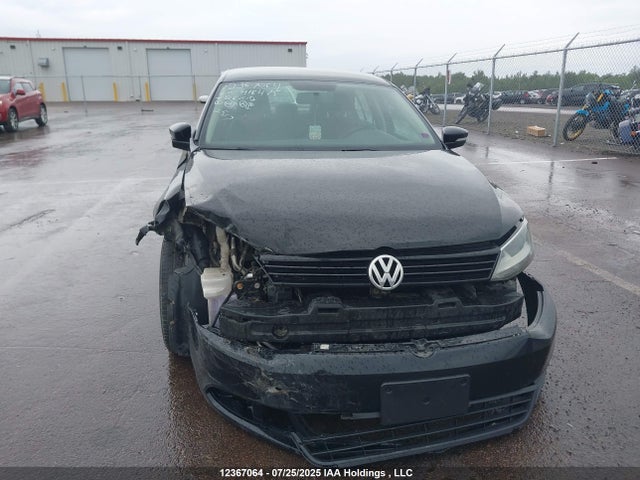 3VW2K7AJ3EM418475 Volkswagen Jetta 2.0l Trendline+