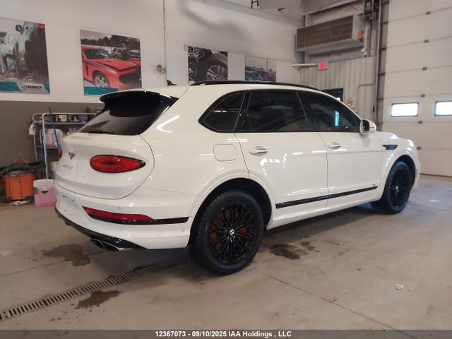 Bentley Dcu 2021 SJAAM2ZV9MC033359 Image 4