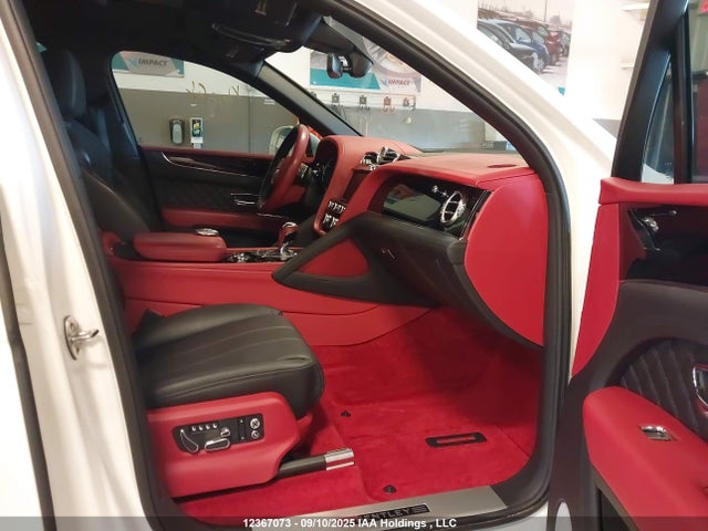 Bentley Dcu 2021 SJAAM2ZV9MC033359 Image 5
