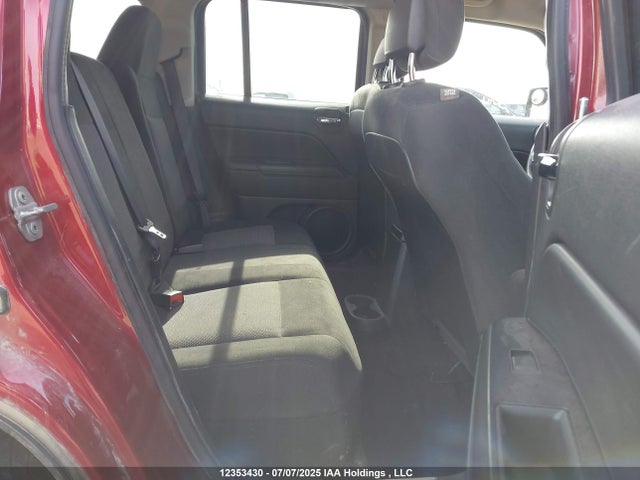 Jeep 2016 2016 1C4NJRAB3GD672225 Image 8