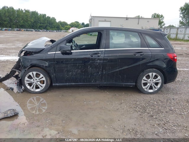 WDDMH4GBXGJ390186 Mercedes-Benz B-Class