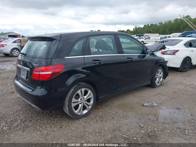 WDDMH4GBXGJ390186 Mercedes-Benz B-Class