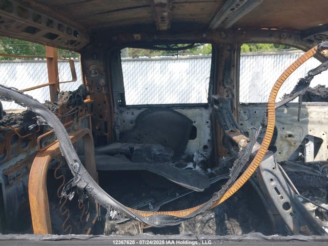 GMC l5p 2024 1GT49LEY2RF392349 Image 8
