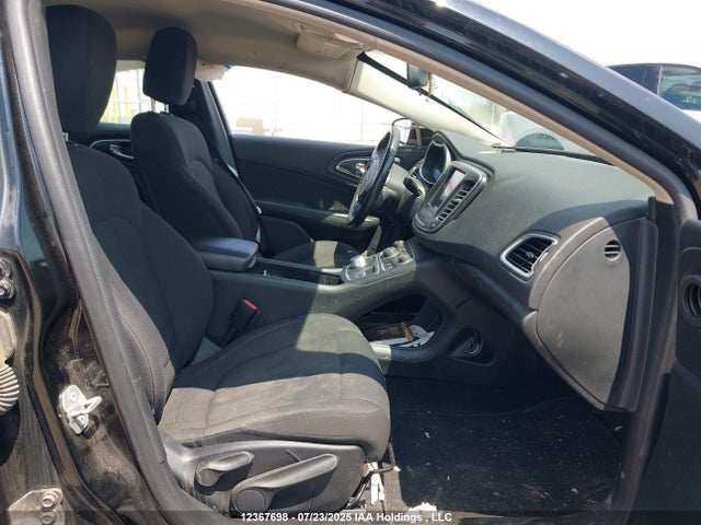 1C3CCCAB0GN140153 Chrysler 200