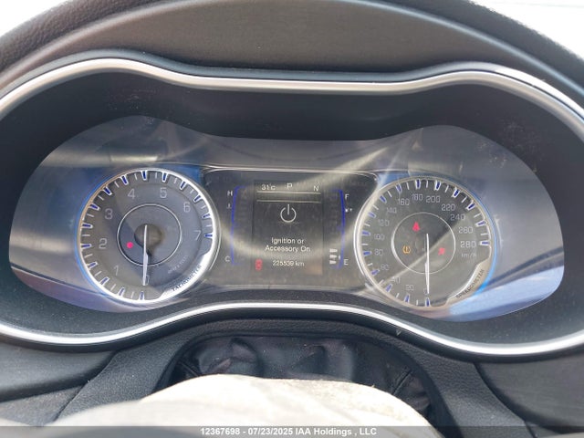 1C3CCCAB0GN140153 Chrysler 200