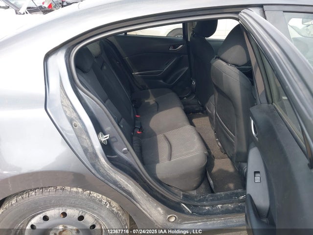 JM1BM1V77E1151637 Mazda pe