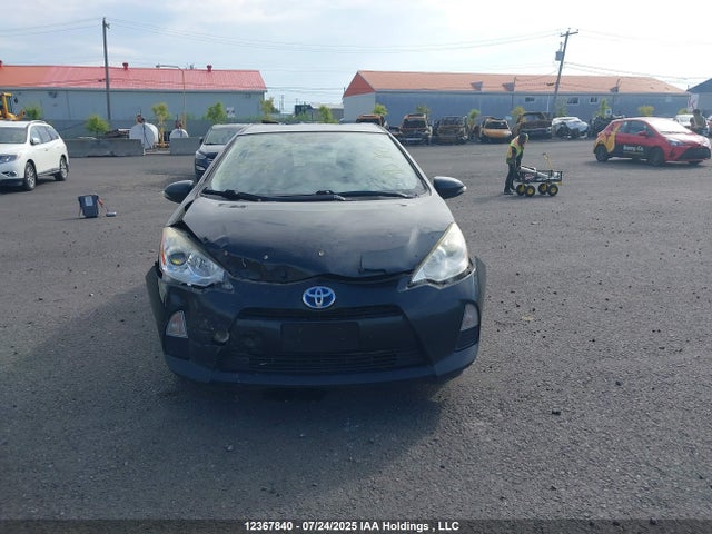 JTDKDTB38E1563756 Toyota 1nz-fxe+1lm