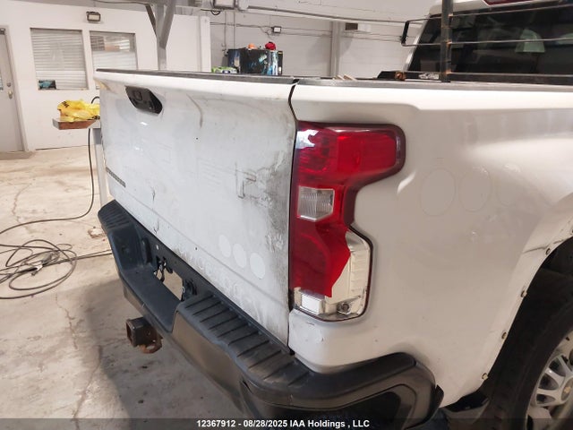 Chevrolet l8t 2021 1GC4YLE77MF274736 Image 19