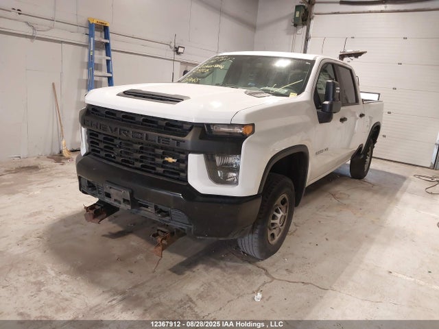 Chevrolet l8t 2021 1GC4YLE77MF274736 Image 2